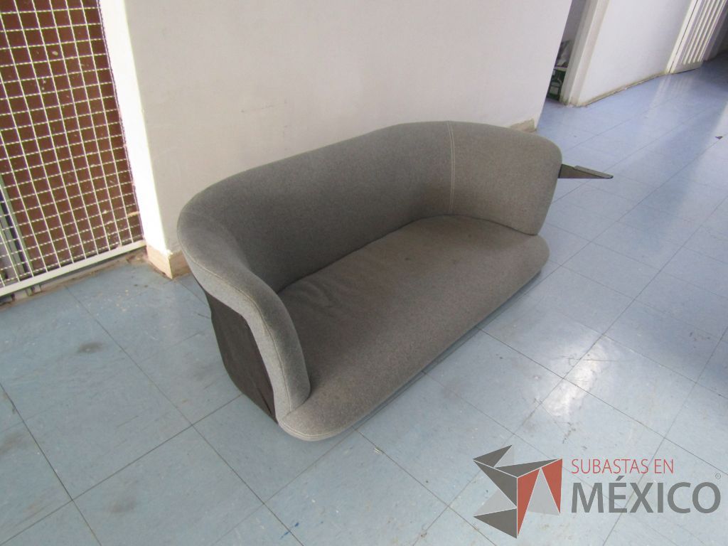 Lote 002 - 5 Piezas de nave color gris y 2 Sillones de 2 plazas color gris - Imagen 10