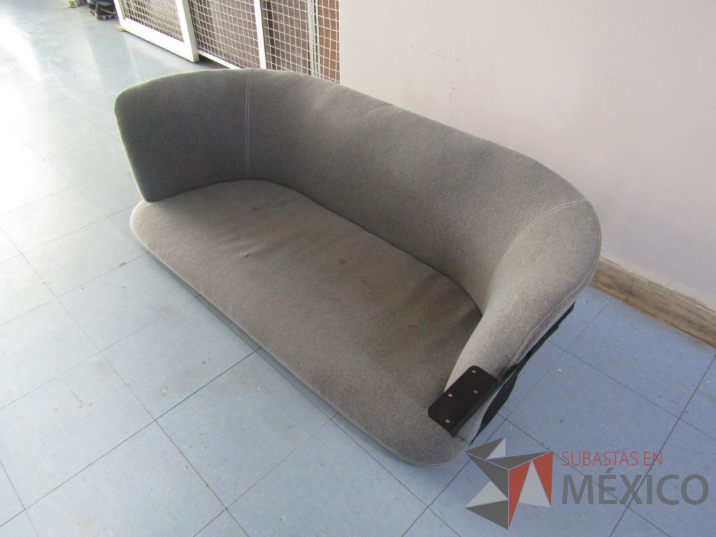 Lote 002 - 5 Piezas de nave color gris y 2 Sillones de 2 plazas color gris - Imagen 11