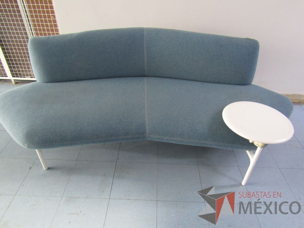 Lote 003 - 5 Piezas de naves de color azul y 2 Sillones de plazas color azul con paleta - Imagen 2