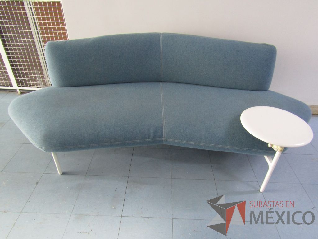 Lote 003 - 5 Piezas de naves de color azul y 2 Sillones de plazas color azul con paleta - Imagen 3