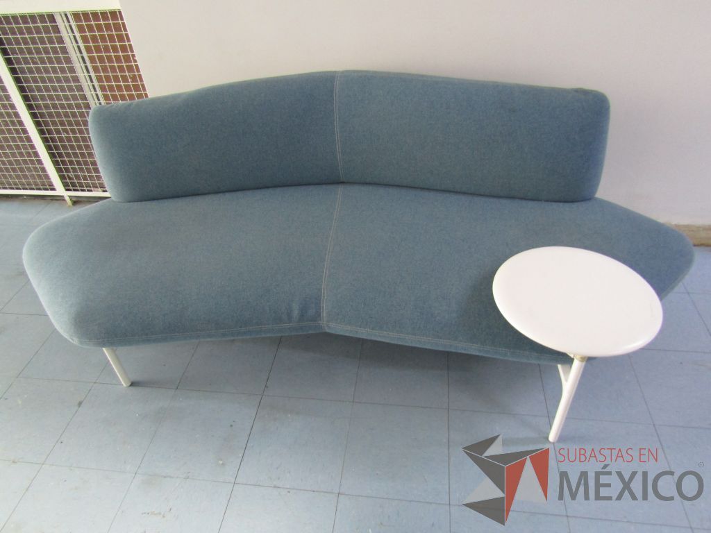 Lote 003 - 5 Piezas de naves de color azul y 2 Sillones de plazas color azul con paleta - Imagen 5