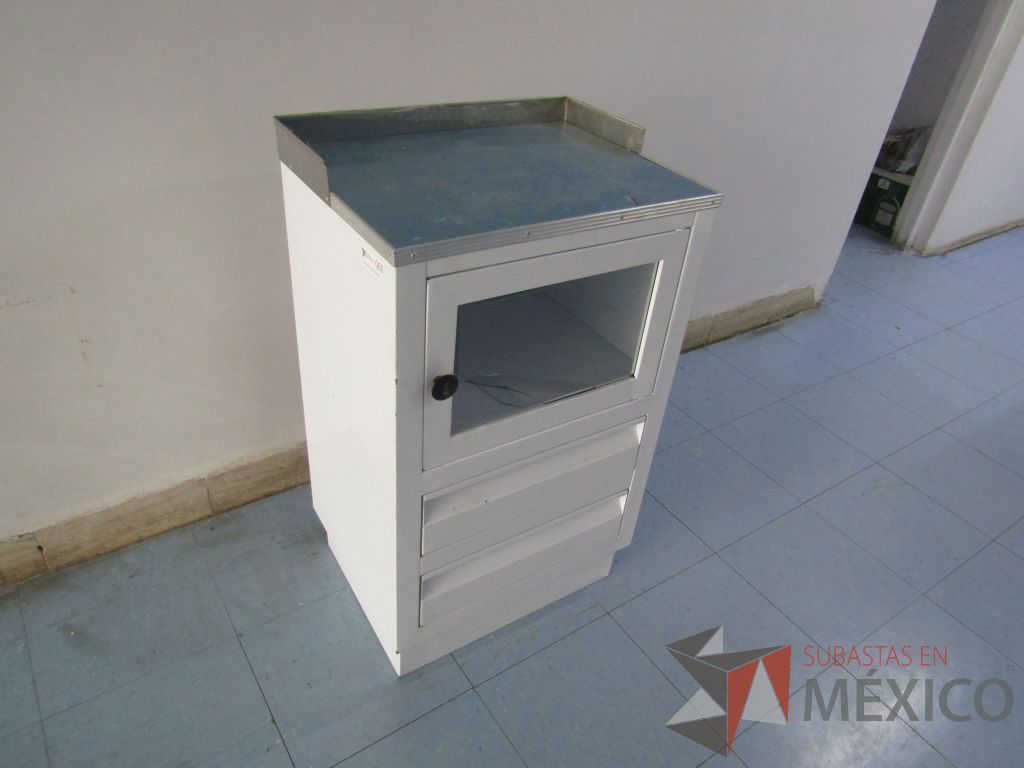 Lote 005 - Gabinete métalico con 2 cajones y puerta con cristal color blanco - Imagen 6