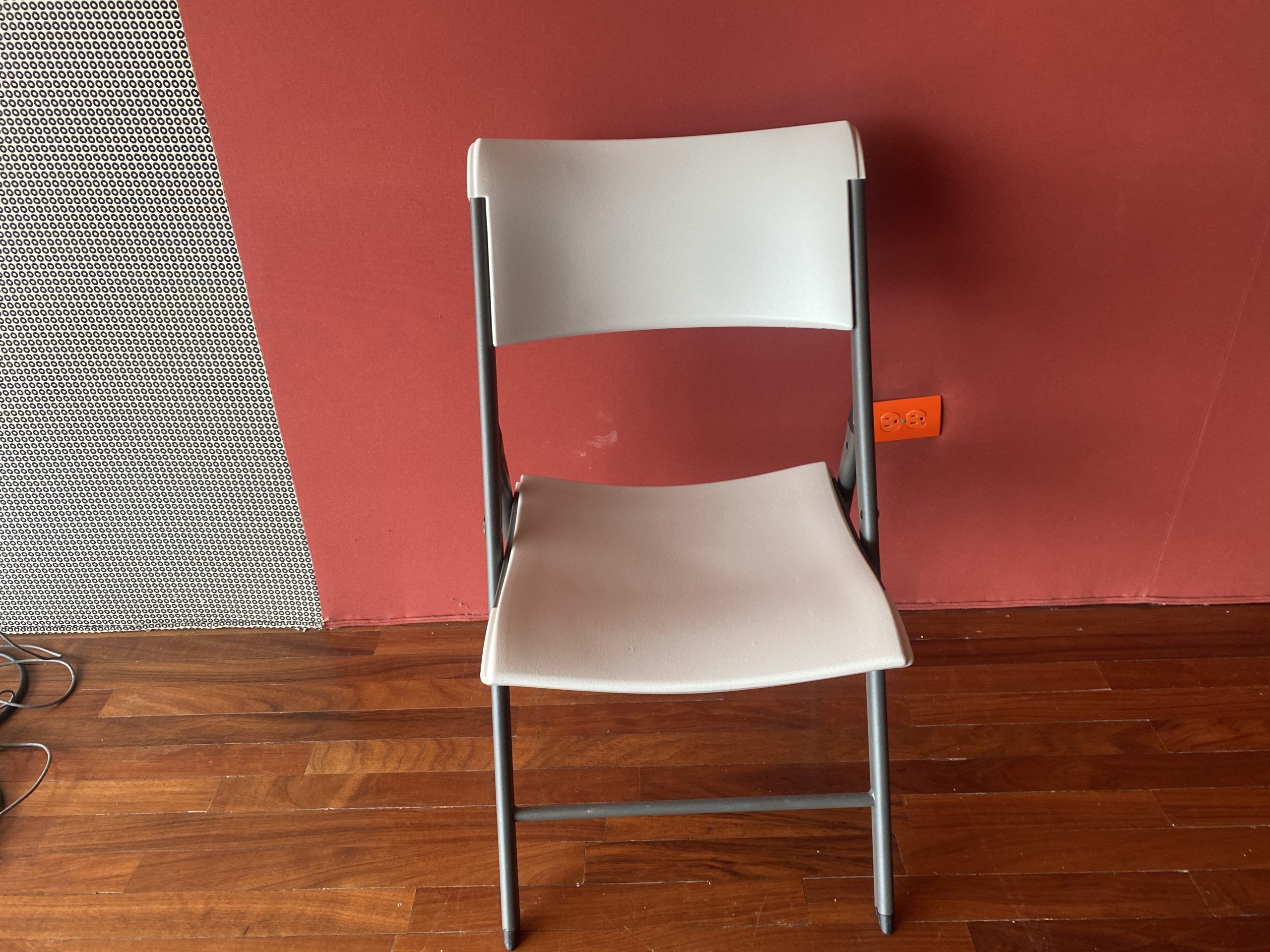 Lote 076 - 4 Sillas plegables con asiento y respaldo liso color blanco