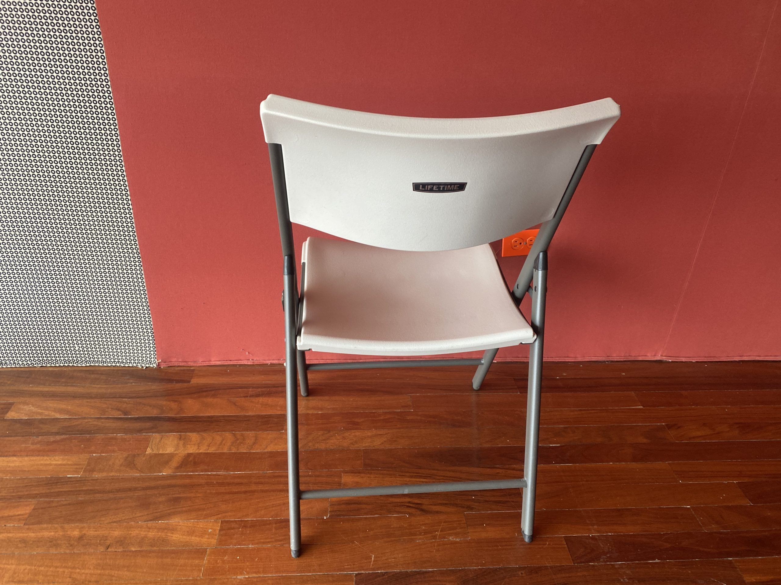 Lote 076 - 4 Sillas plegables con asiento y respaldo liso color blanco - Imagen 5