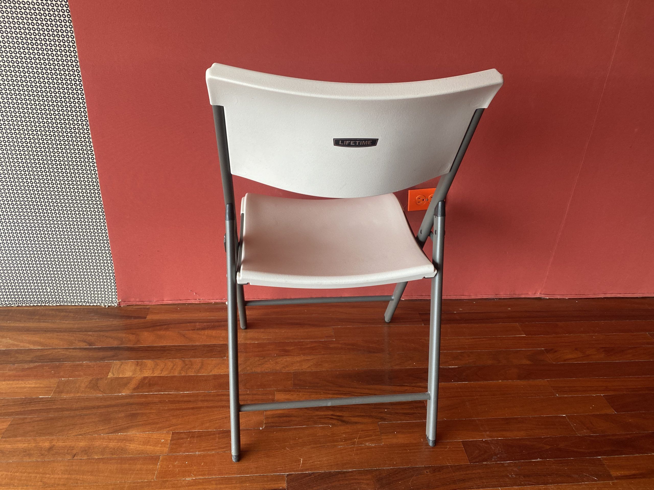 Lote 076 - 4 Sillas plegables con asiento y respaldo liso color blanco - Imagen 6