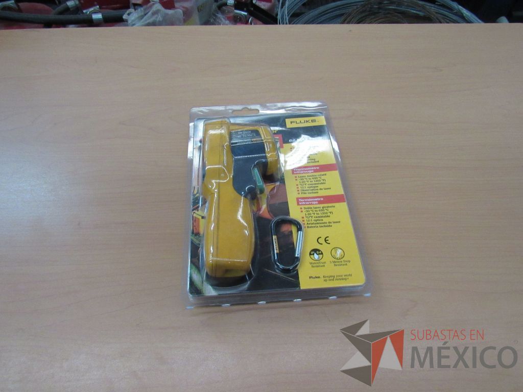 Lote 248 - Aparato de electroshock, 2 Camillas de primero auxilios, 2 Kit de primero auxilios ... - Imagen 26