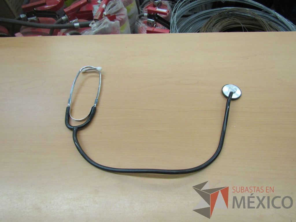 Lote 248 - Aparato de electroshock, 2 Camillas de primero auxilios, 2 Kit de primero auxilios ... - Imagen 37