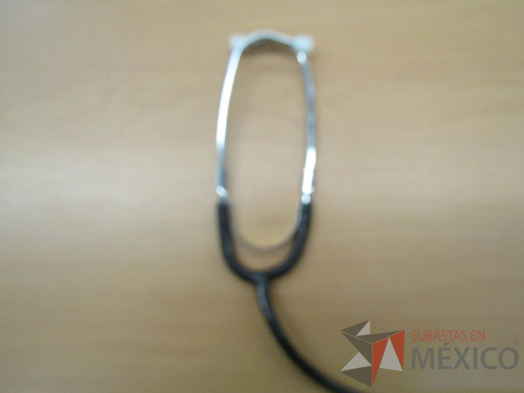 Lote 248 - Aparato de electroshock, 2 Camillas de primero auxilios, 2 Kit de primero auxilios ... - Imagen 39