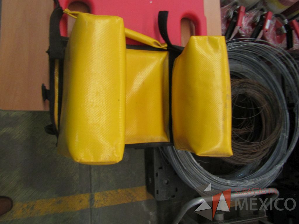 Lote 248 - Aparato de electroshock, 2 Camillas de primero auxilios, 2 Kit de primero auxilios ... - Imagen 12