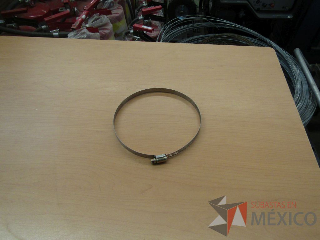 Lote 278 - 4 Abrazaderas sin fin 8", 104 Abrazadera sin fin 5", 5 Bastón de seguridad... - Imagen 53