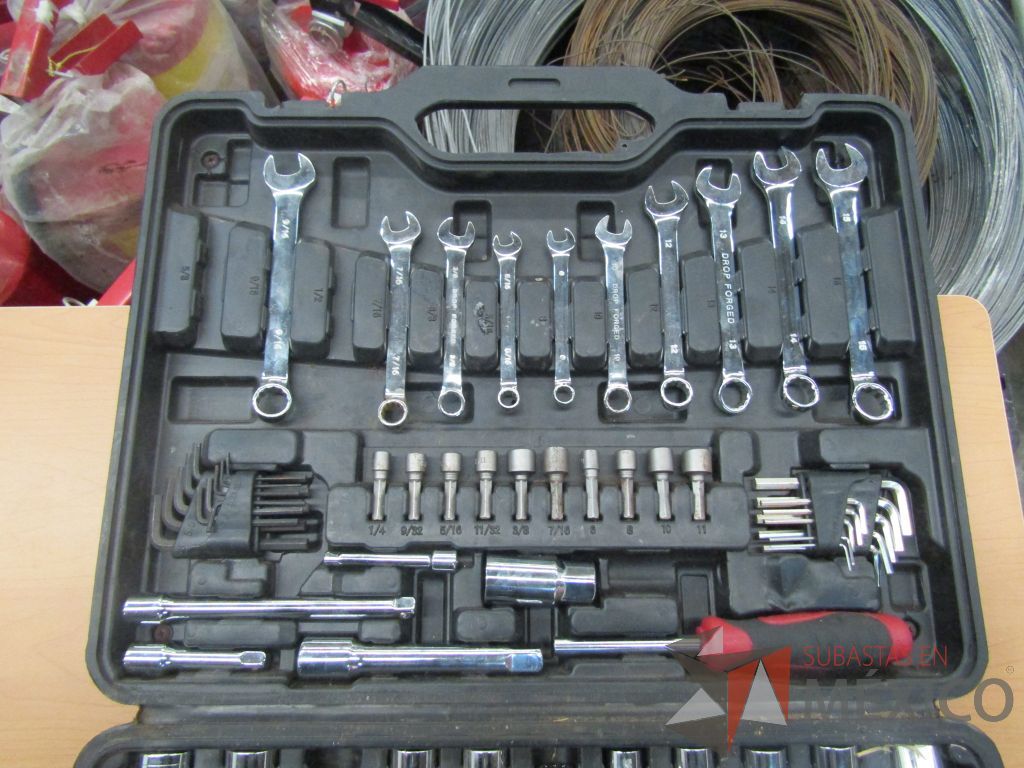 Lote 284 - 1 Autocle s/marca (herramientas), Barreta de uña 3/4", Cava hoyos... - Imagen 55