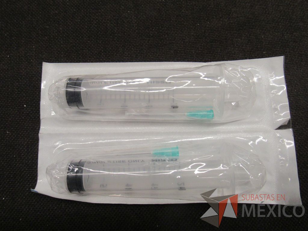 Lote 248 - Aparato de electroshock, 2 Camillas de primero auxilios, 2 Kit de primero auxilios ... - Imagen 40