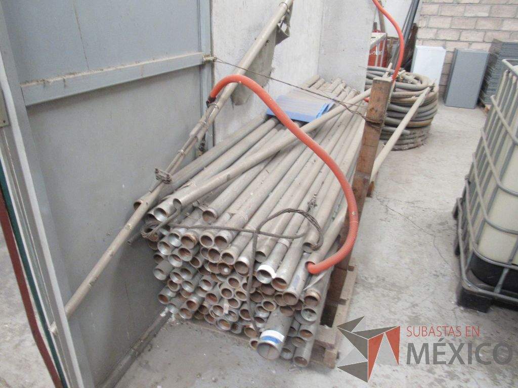 Lote 278 - 4 Abrazaderas sin fin 8", 104 Abrazadera sin fin 5", 5 Bastón de seguridad... - Imagen 80