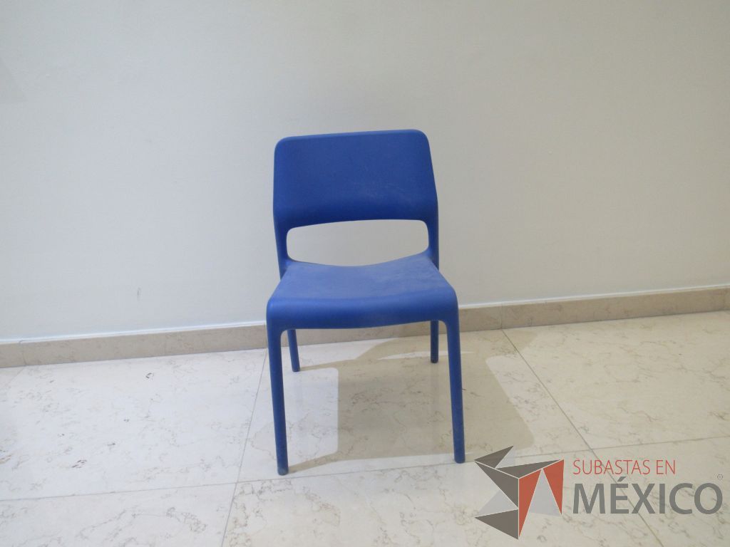 Lote 041 - 4 Sillas de visita con 4 patas, asiento y respaldo liso color azul - Imagen 2