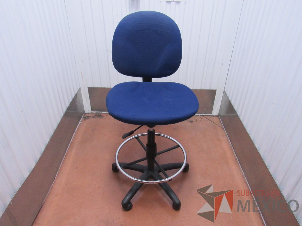 Lote 012 - Silla alta tipo cajero - Imagen 2