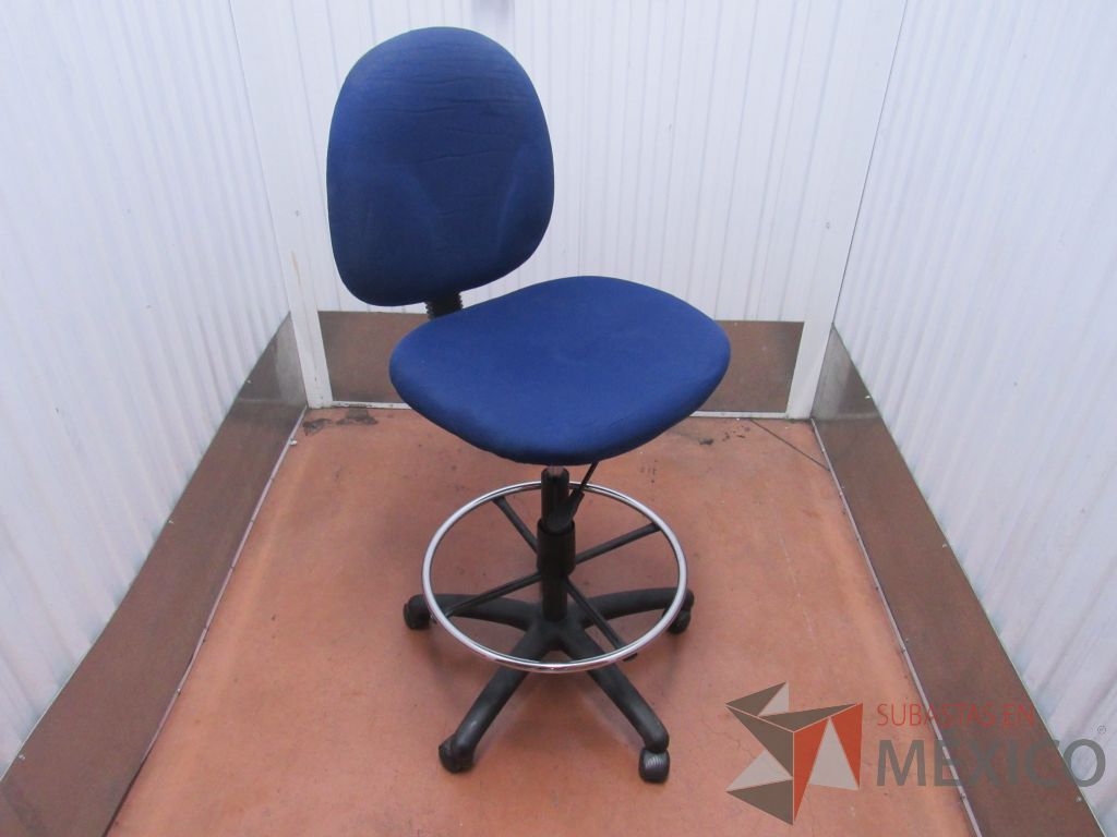 Lote 012 - Silla alta tipo cajero - Imagen 4