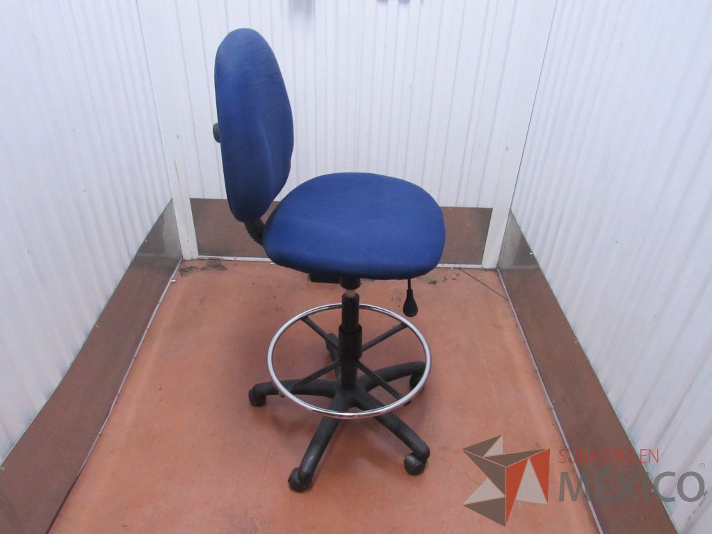 Lote 012 - Silla alta tipo cajero - Imagen 5