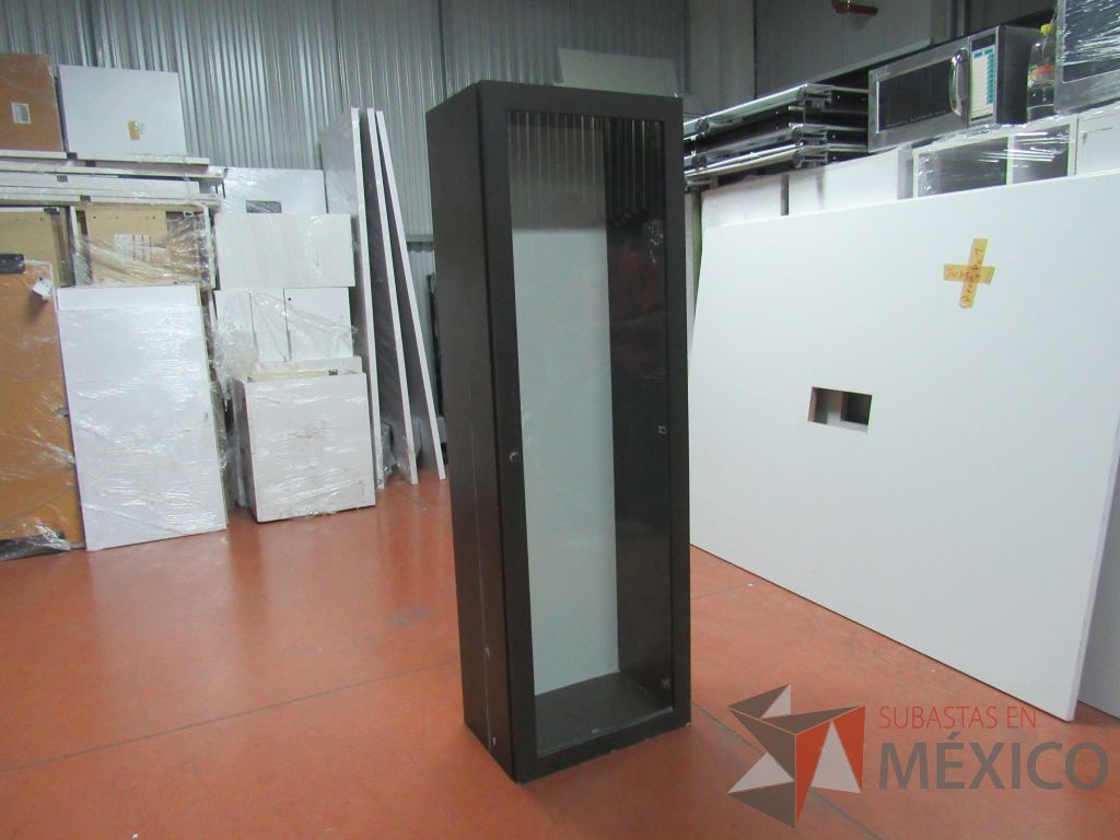Lote 014 - 2 Gabinetes alto color gris con vidrio al medio