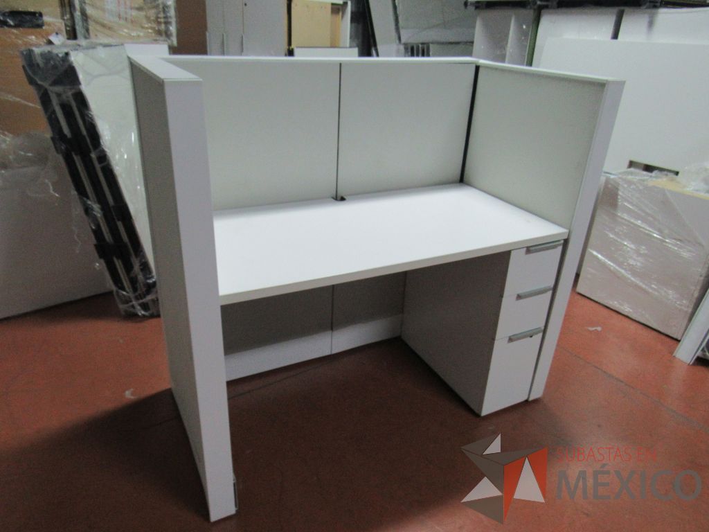 Lote 030 - 3 Estaciones de trabajo individuales con mampara y archivero de pedestal de 3 cajones color blanco - Imagen 6