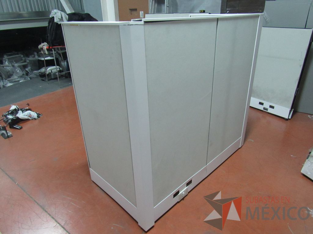 Lote 030 - 3 Estaciones de trabajo individuales con mampara y archivero de pedestal de 3 cajones color blanco - Imagen 11