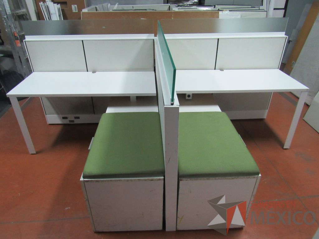 Lote 122 - 9 Estaciones de trabajo para 2 personas con credenza de 2 cajones color blanco