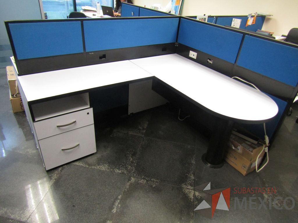 Lote 008 - Estación de trabajo para 4 personas con 4 archiveros de 2 cajones - Imagen 12