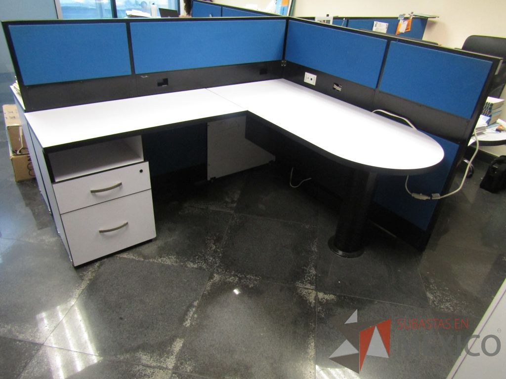 Lote 008 - Estación de trabajo para 4 personas con 4 archiveros de 2 cajones - Imagen 24