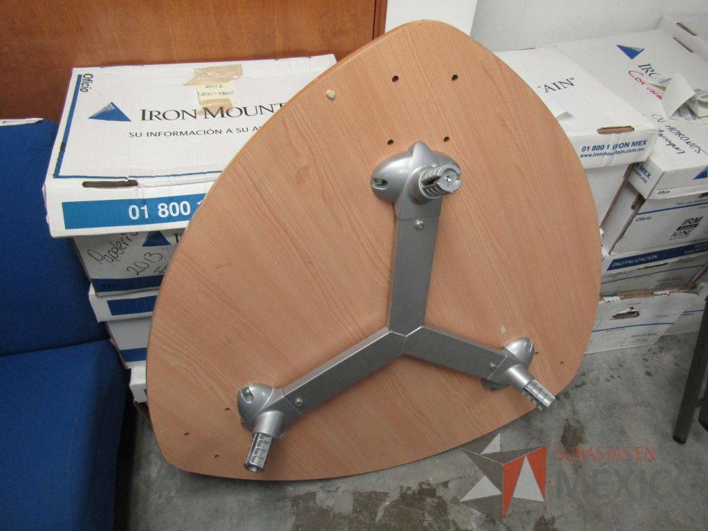 Lote 005 - Lote de 18 cubiertas de madera de diferentes modelos y patas métalicas con ruedas y sin ruedas - Imagen 13