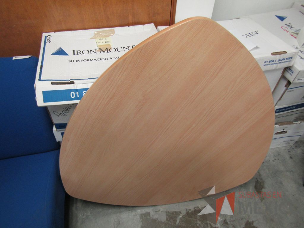 Lote 005 - Lote de 18 cubiertas de madera de diferentes modelos y patas métalicas con ruedas y sin ruedas - Imagen 15