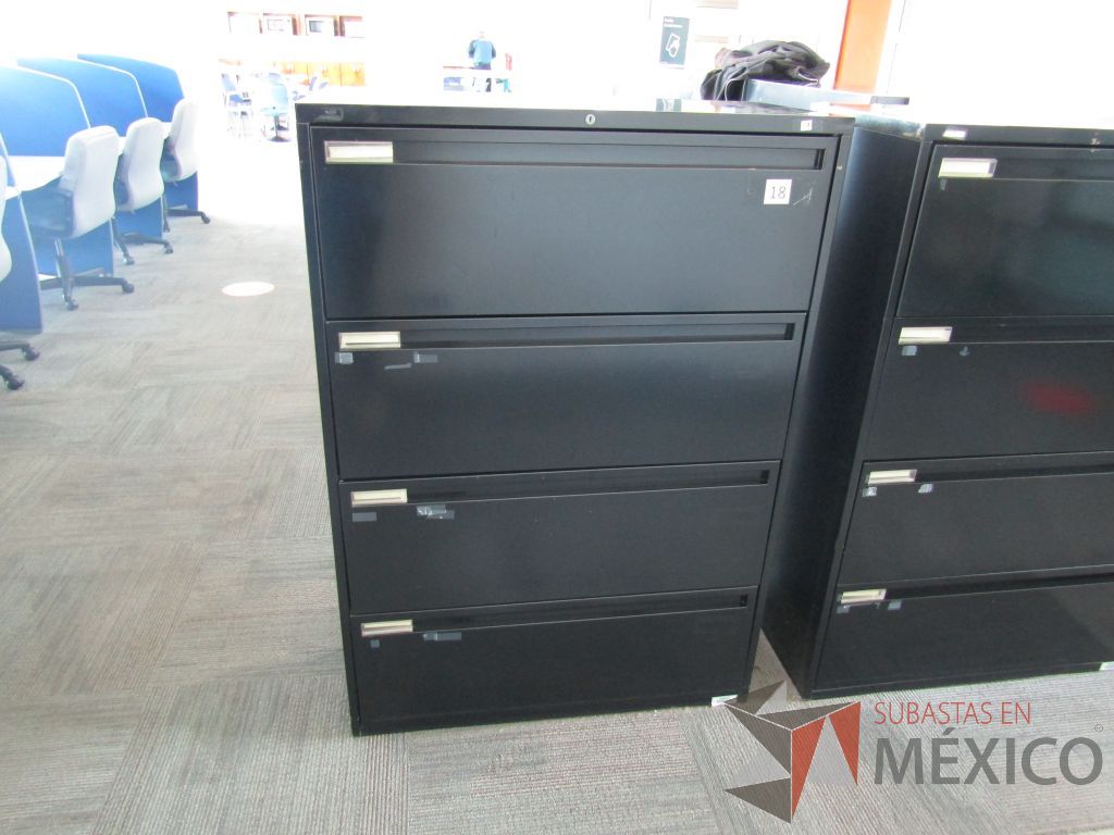 Lote 218 - Archivero metálico horizontal de 4 cajones color negro