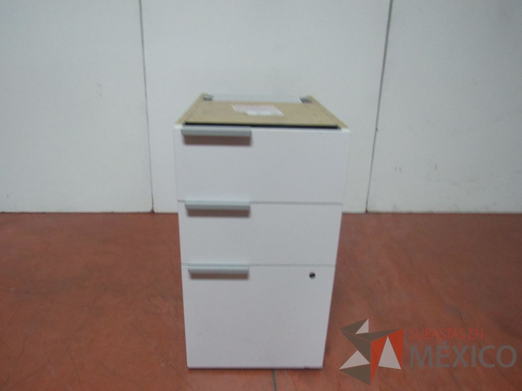 Lote 029 - 12 Archiveros de pedestal de 3 cajones y 12 Cubiertas color blanco - Imagen 5
