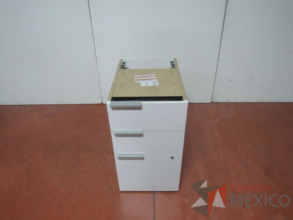 Lote 029 - 12 Archiveros de pedestal de 3 cajones y 12 Cubiertas color blanco - Imagen 7