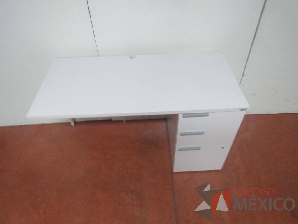 Lote 029 - 12 Archiveros de pedestal de 3 cajones y 12 Cubiertas color blanco - Imagen 16