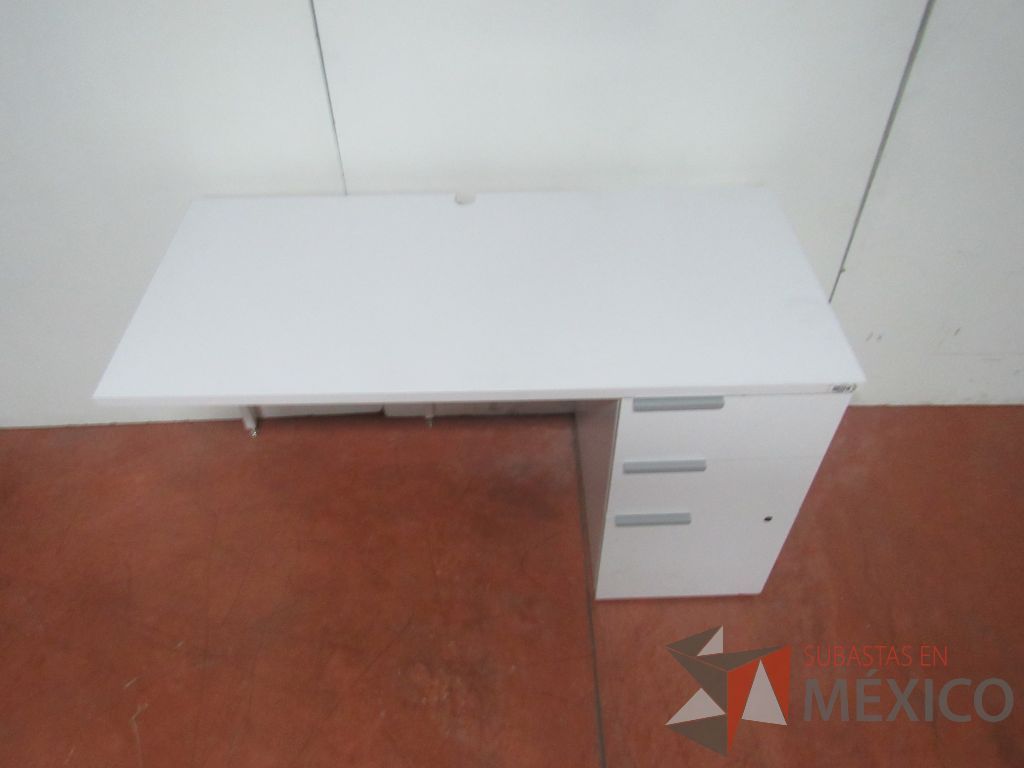 Lote 029 - 12 Archiveros de pedestal de 3 cajones y 12 Cubiertas color blanco - Imagen 17