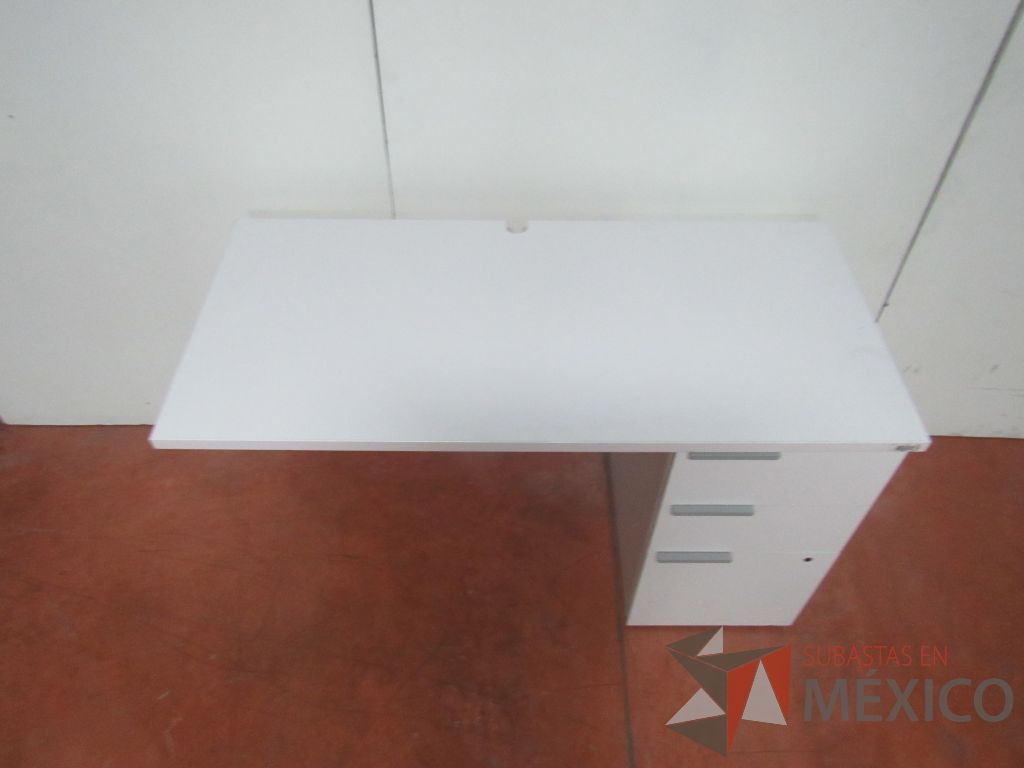 Lote 029 - 12 Archiveros de pedestal de 3 cajones y 12 Cubiertas color blanco - Imagen 19