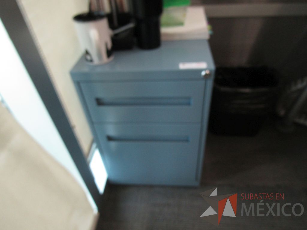 Lote 445 - Archivero métalico vertical color azul de 2 cajones - Imagen 5