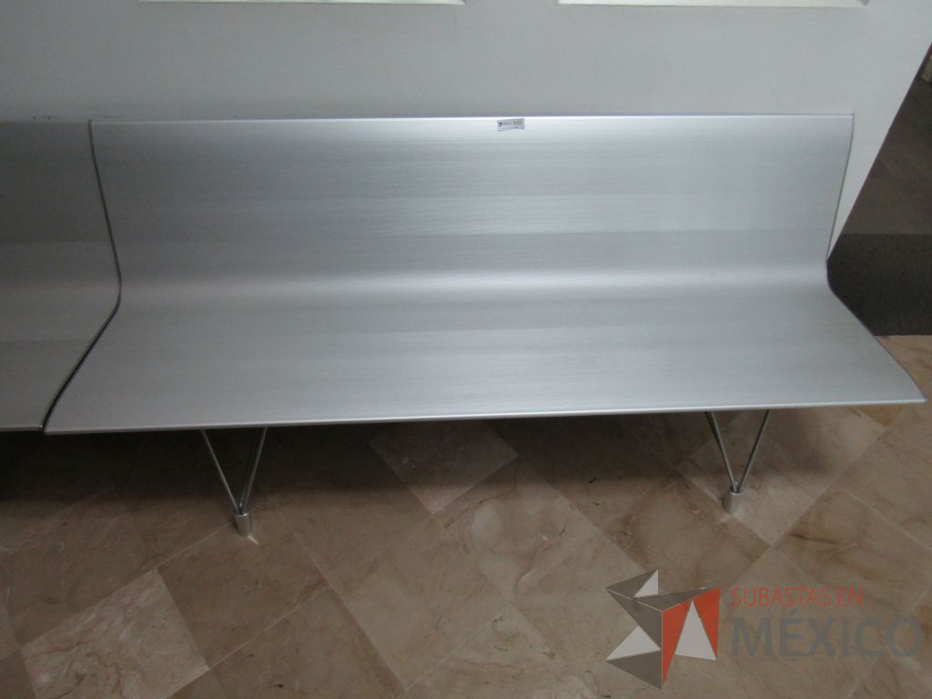 Lote 505 - Banca metálica para 3 personas color gris - Imagen 2