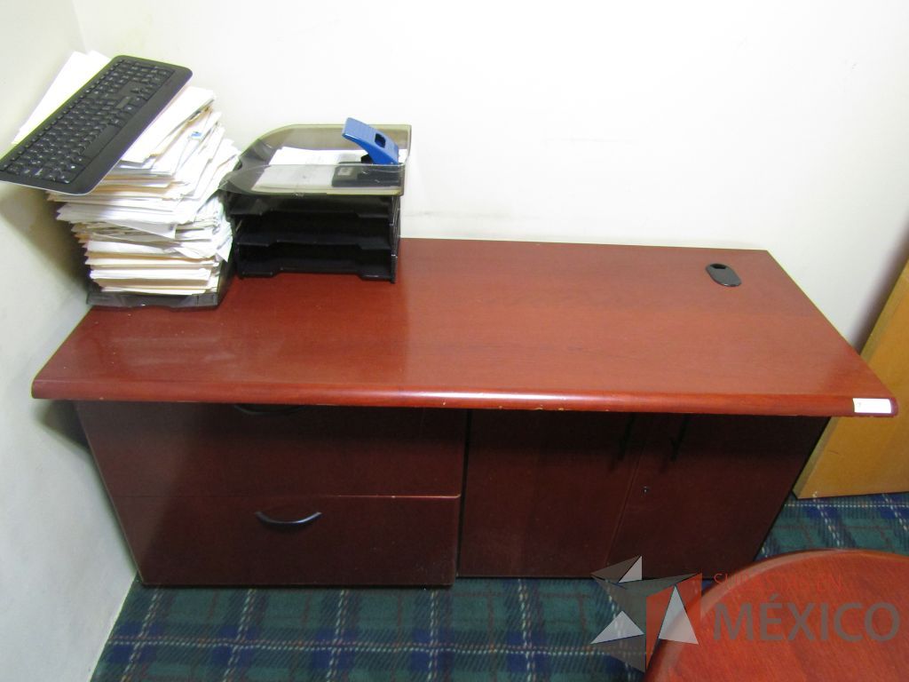 Lote 002 - Gabinete de 2 puertas y 1 entrepaño con cubierta color café - Imagen 9