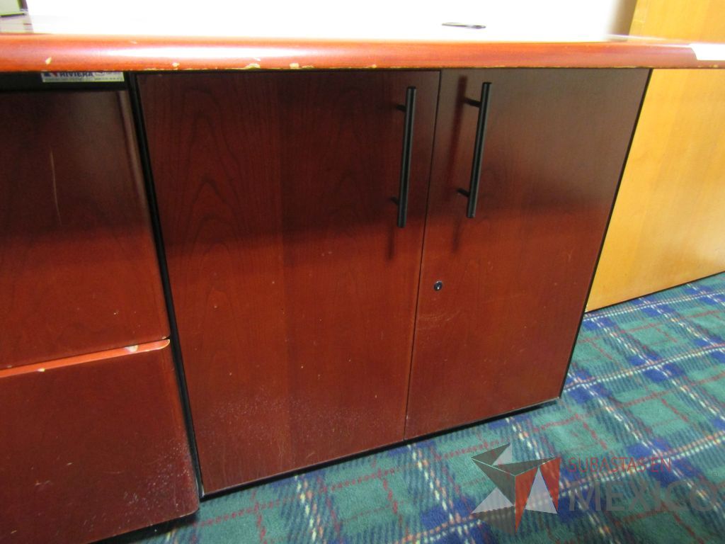Lote 002 - Gabinete de 2 puertas y 1 entrepaño con cubierta color café - Imagen 6
