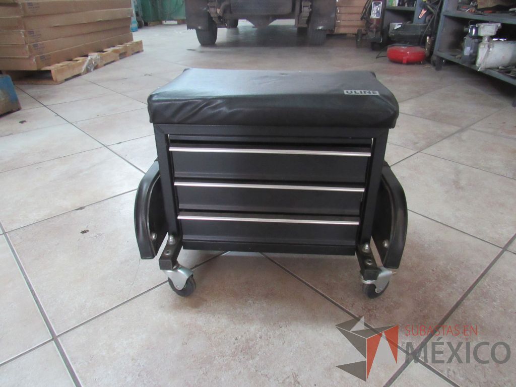 Lote 013 - Gabinete para herramientas con ruedas, 3 cajones y cojín color negro - Imagen 7