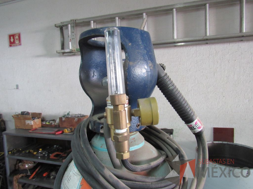 Lote 017 - Tanque metálico para soldadura color naranja - Imagen 5
