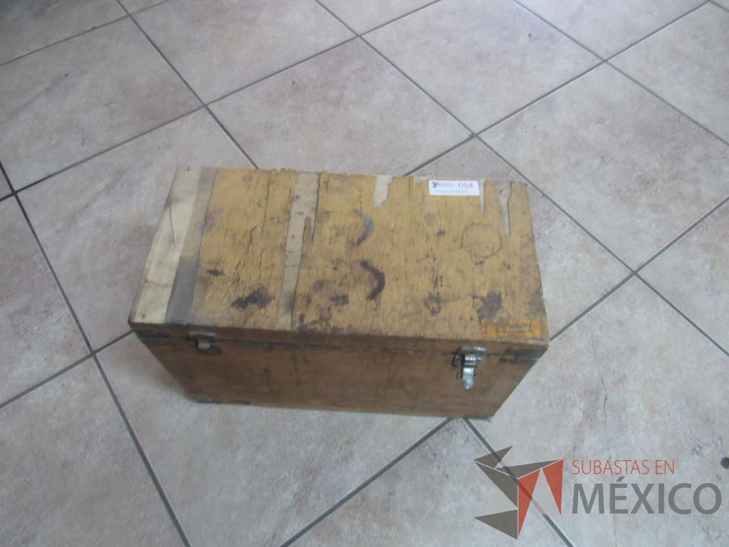 Lote 020 - Caja de madera con 4 micrómetros (8-9/9-10/10-11/11-12) - Imagen 2
