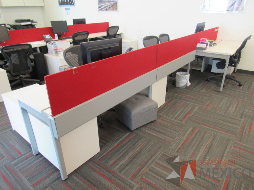 Lote 014 - Estación de trabajo para 4 personas con 3 credenzas de 2 cajones y 1 entrepaño color blanco - Imagen 6
