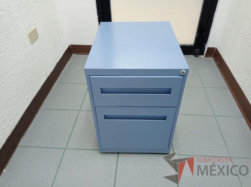 Lote 002 - Archivero metálico vertical de 2 cajones color azul