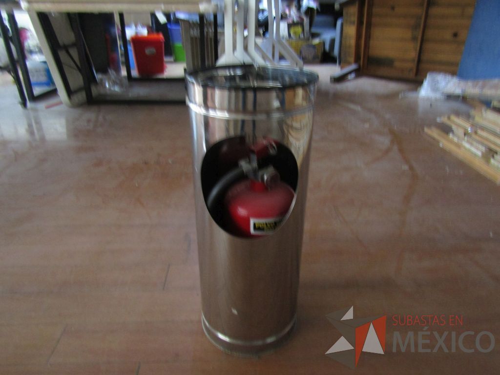 Lote 008 - 2 Porta extintores métalicos con 2 extintores de 5 kg - Imagen 4