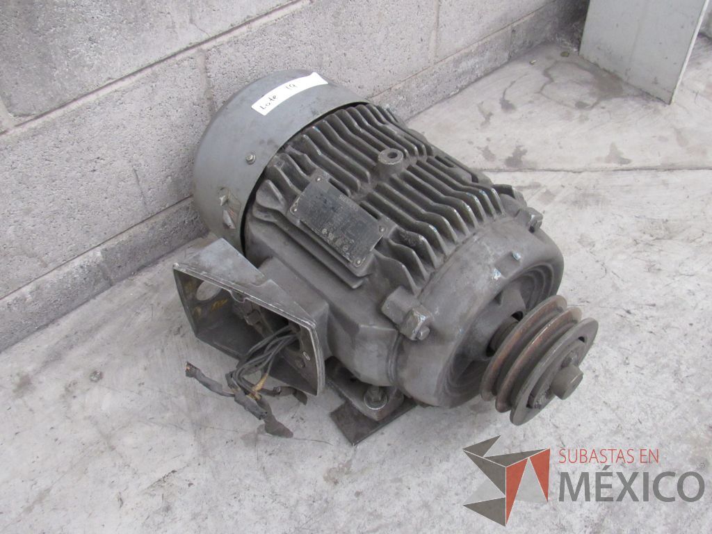 Lote 042 - Motor trifásico de inducción cerrado CP: 7.5, FW: 5,595, Hz:60 SIEMENS, Modelo G100 - Imagen 4