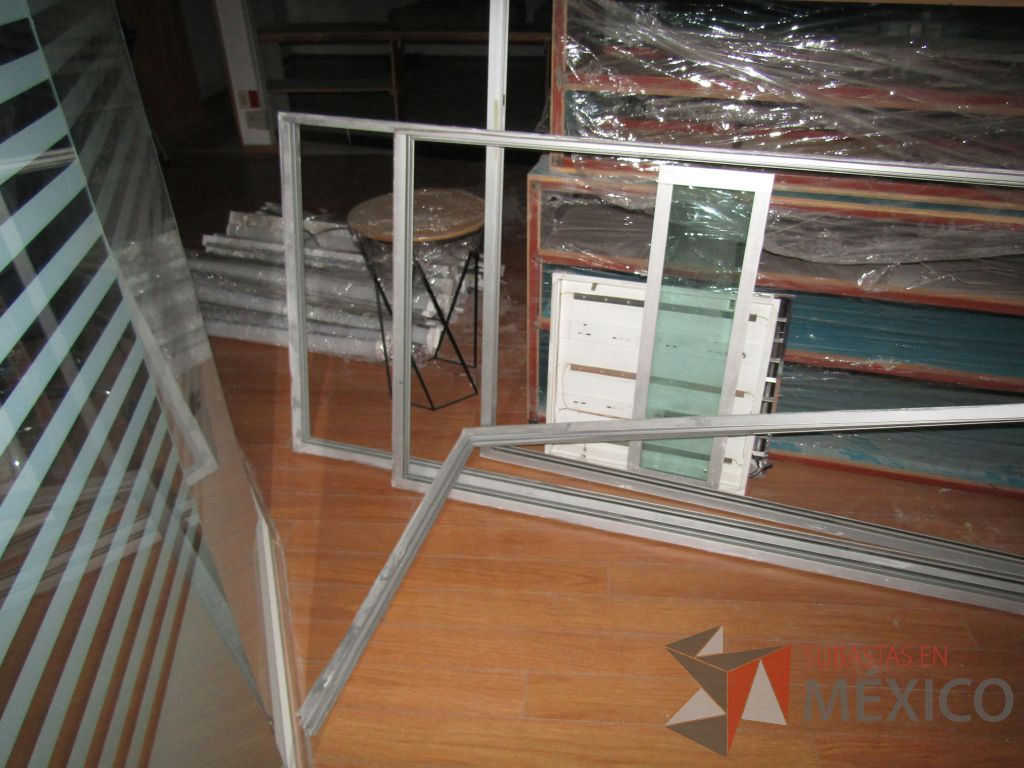 Lote 074 - Lote de cristales y de madera 150 pzas. aprox - Imagen 11