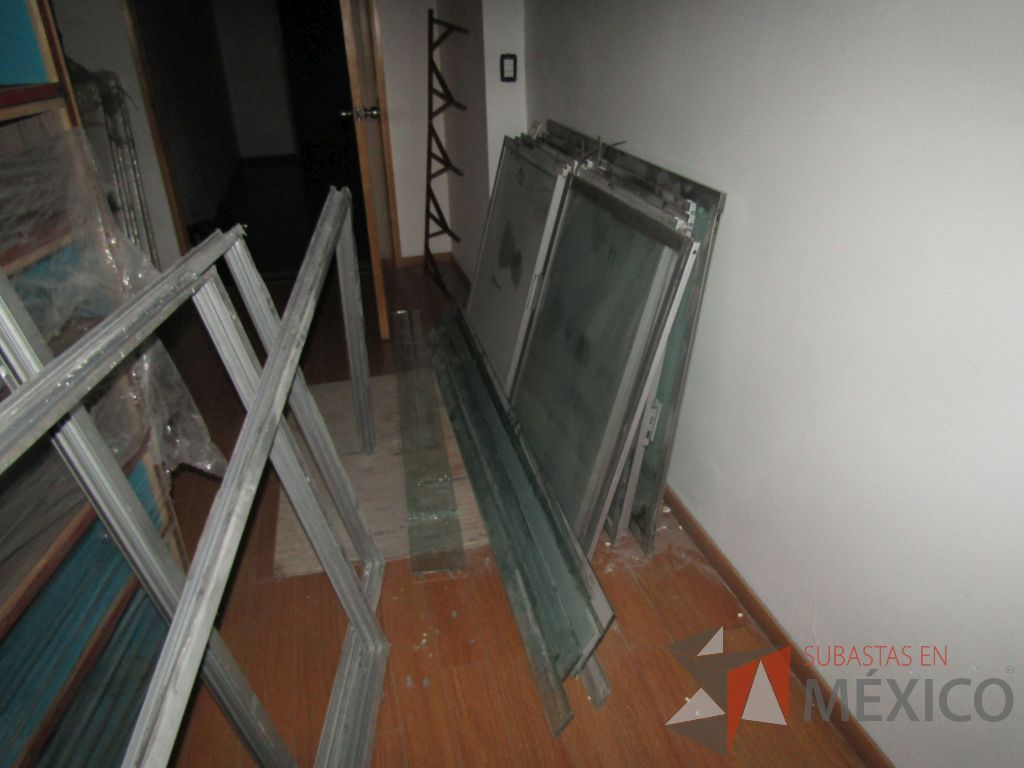 Lote 074 - Lote de cristales y de madera 150 pzas. aprox - Imagen 13