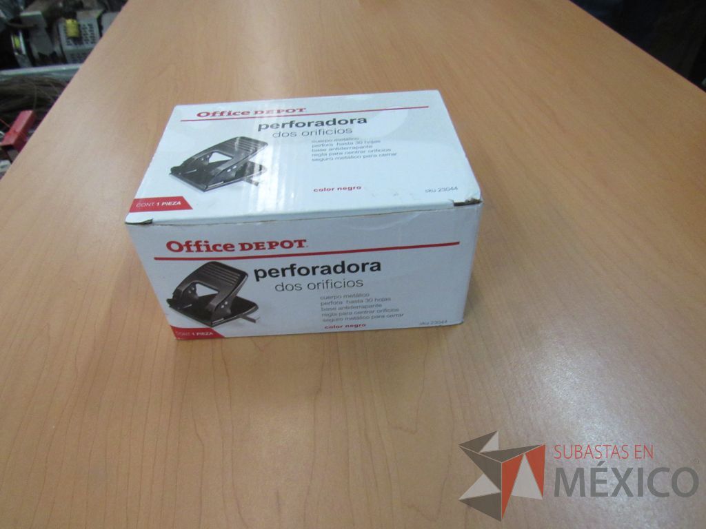 Lote 004 - 1017 Artículos de papelería, cubiertas para engargolar, revisteros, perforadora de 2 orificios ... - Imagen 9