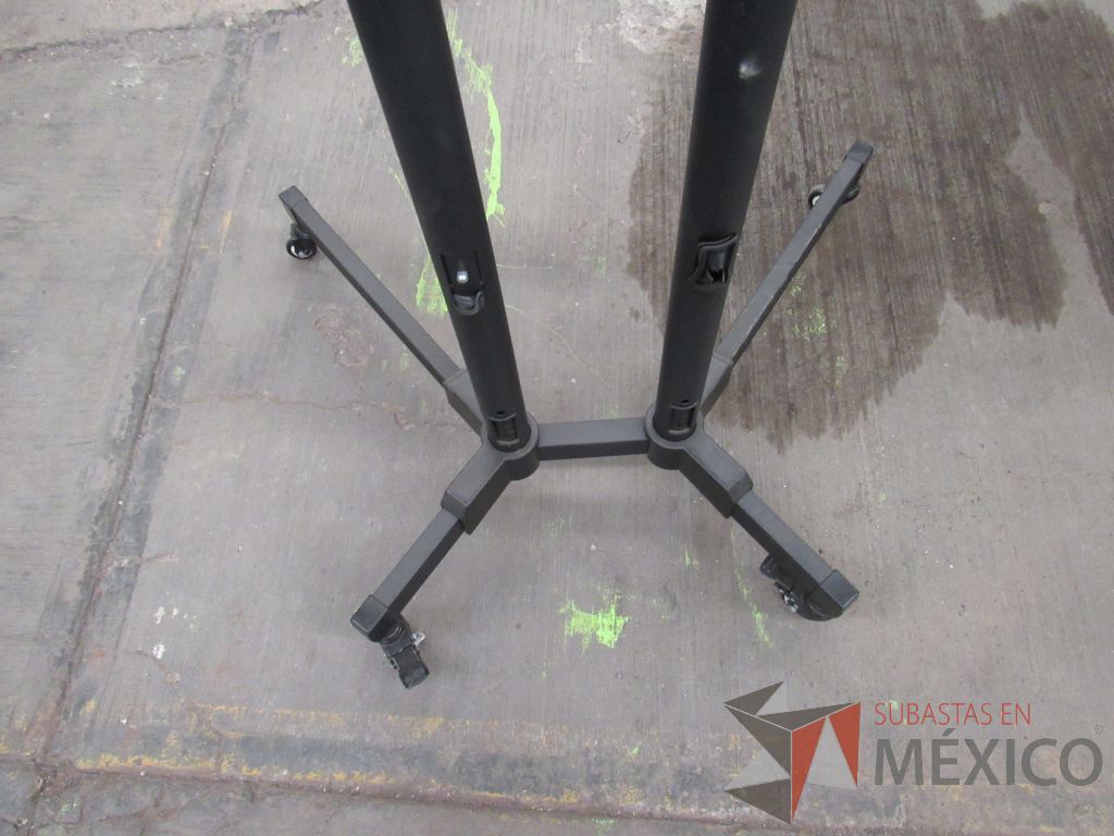 Lote 015 - Soporte para TV metálico color negro - Imagen 8